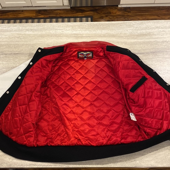 J.H. Design Authentic 1995 Chicago Bulls Eastern Conference Leather Jacket - Picture 8 of 15